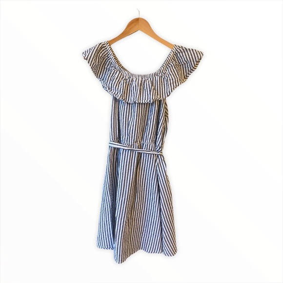 Striped Ladies Dress - Picture 3 of 4